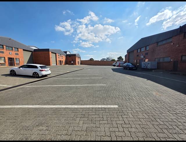 489M² WAREHOUSE TO LET IN CITY DEEP